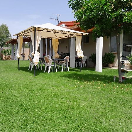 B&B Villa Luisella Кастиадас Экстерьер фото